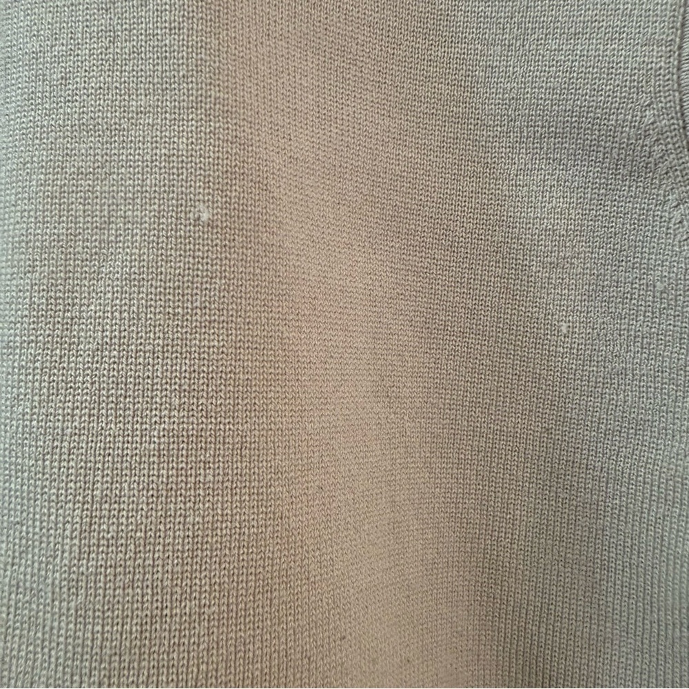H&M Plus Size Beige Knit Sleeveless Mock Neck Sweater - Picture 5 of 11